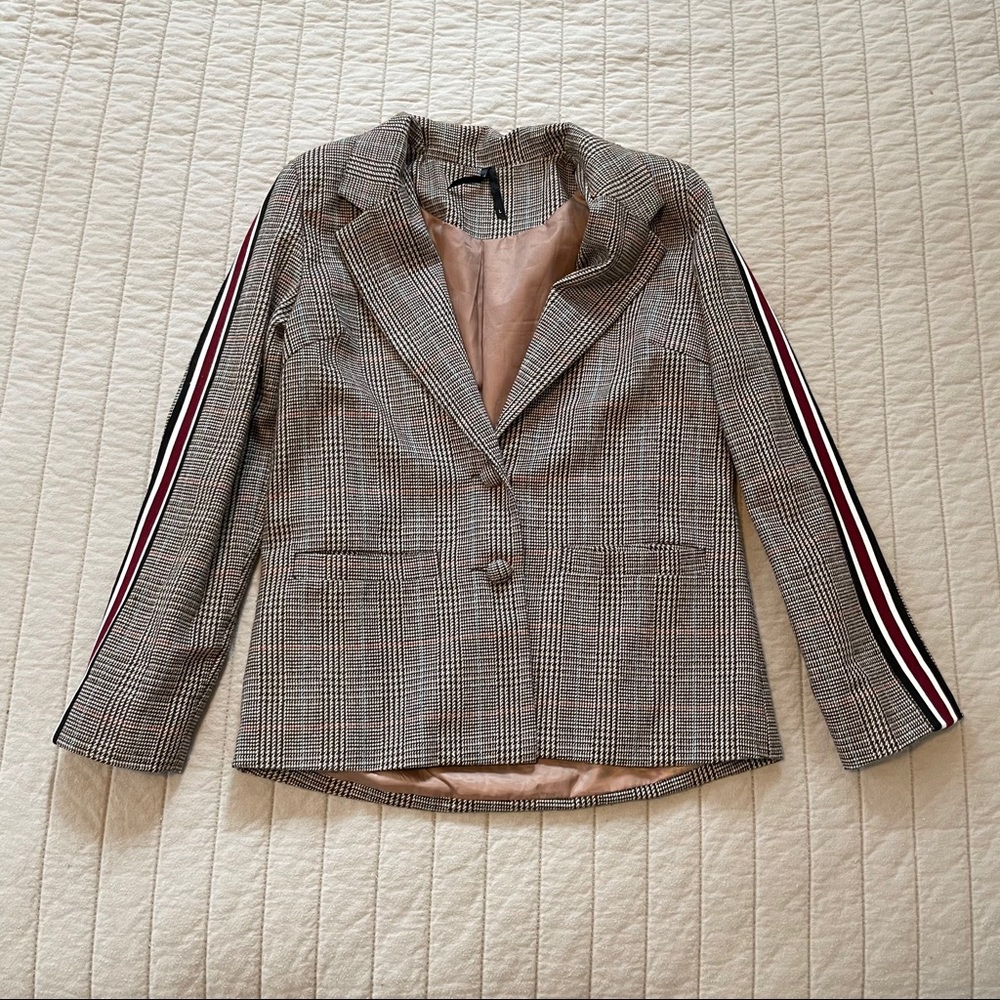 Plaid Blazer with Sleeve Detail from Nasth Gal